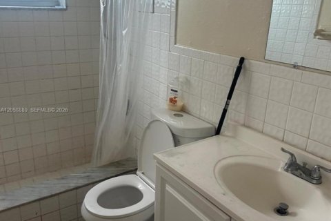 Villa ou maison à louer à Coral Springs, Floride: 3 chambres, 356.56 m2 № 2168677 - photo 14