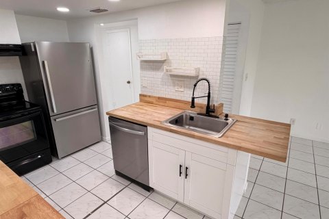 Touwnhouse à louer à Sunrise, Floride: 2 chambres, 110.55 m2 № 2177613 - photo 7
