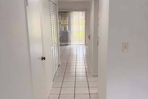 Touwnhouse à louer à Sunrise, Floride: 2 chambres, 110.55 m2 № 2177613 - photo 9