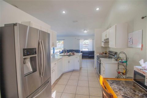 House in Riverview, Florida 3 bedrooms, 139.63 sq.m. № 2095744 - photo 6