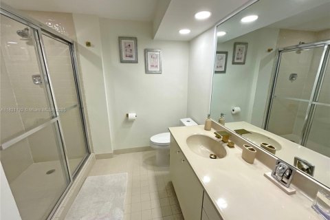 Купить кондоминиум в Авентура, Флорида 2 спальни, 150.69м2, № 1781995 - фото 17