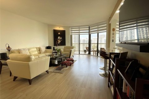 Купить кондоминиум в Авентура, Флорида 2 спальни, 150.69м2, № 1781995 - фото 10