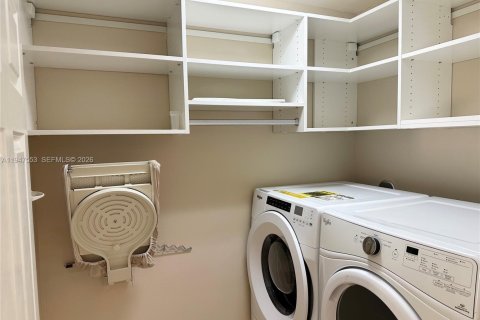 Снять в аренду виллу или дом в Форт-Лодердейл, Флорида 5 спален, 256.97м2, № 2003653 - фото 20