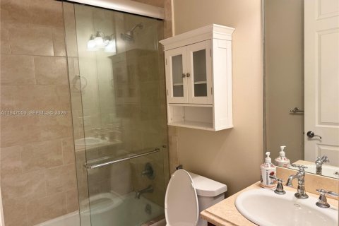 Снять в аренду виллу или дом в Форт-Лодердейл, Флорида 5 спален, 256.97м2, № 2003653 - фото 30