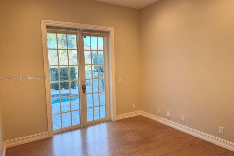 Снять в аренду виллу или дом в Форт-Лодердейл, Флорида 5 спален, 256.97м2, № 2003653 - фото 28