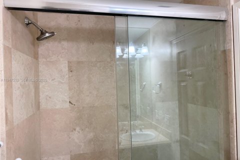 Снять в аренду виллу или дом в Форт-Лодердейл, Флорида 5 спален, 256.97м2, № 2003653 - фото 25