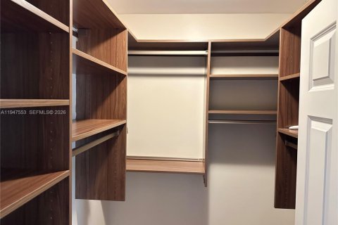 Снять в аренду виллу или дом в Форт-Лодердейл, Флорида 5 спален, 256.97м2, № 2003653 - фото 15