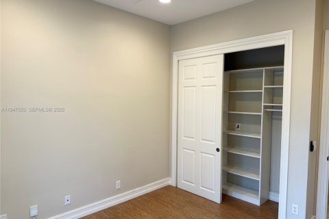 Снять в аренду виллу или дом в Форт-Лодердейл, Флорида 5 спален, 256.97м2, № 2003653 - фото 29