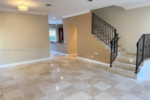 Снять в аренду виллу или дом в Форт-Лодердейл, Флорида 5 спален, 256.97м2, № 2003653 - фото 8