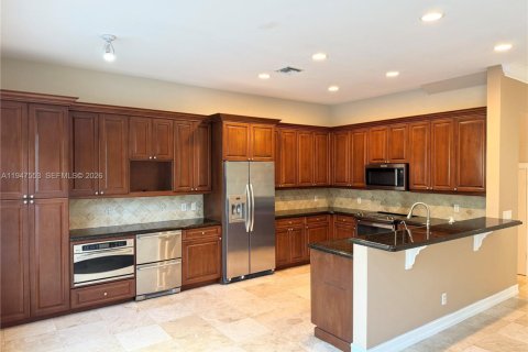 Снять в аренду виллу или дом в Форт-Лодердейл, Флорида 5 спален, 256.97м2, № 2003653 - фото 2