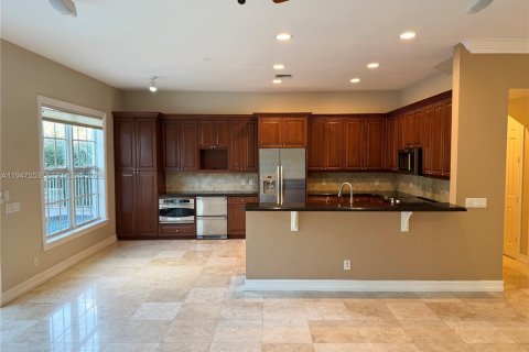 Снять в аренду виллу или дом в Форт-Лодердейл, Флорида 5 спален, 256.97м2, № 2003653 - фото 4