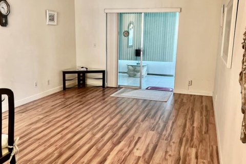 Condo in Boynton Beach, Florida, 2 bedrooms № 2081744 - photo 10