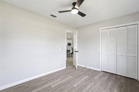 House in Lake Wales, Florida 3 bedrooms, 137.5 sq.m. № 2379285 - photo 20