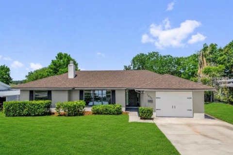 House in Lake Wales, Florida 3 bedrooms, 137.5 sq.m. № 2379285