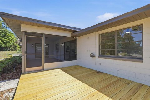 House in Lake Wales, Florida 3 bedrooms, 137.5 sq.m. № 2379285 - photo 25