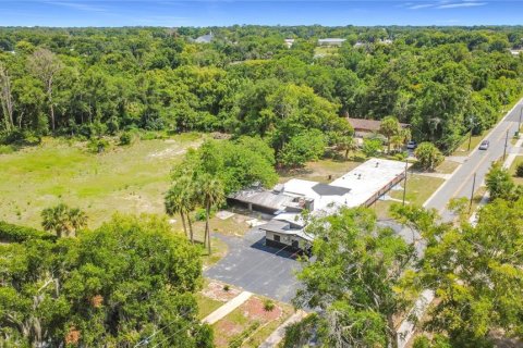 Commercial property in Eustis, Florida 74.97 sq.m. № 2211786 - photo 2