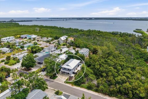 Casa en Holmes Beach, Florida 2 dormitorios, 141.4 m2 № 2100429