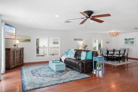 Villa ou maison à vendre à Holmes Beach, Floride: 2 chambres, 141.4 m2 № 2100429 - photo 4