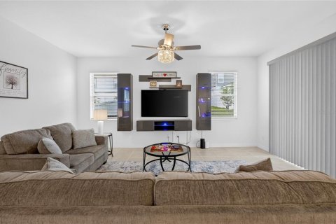 Casa en venta en Howey-in-the-Hills, Florida, 5 dormitorios, 276.29 m2 № 2211371 - foto 10