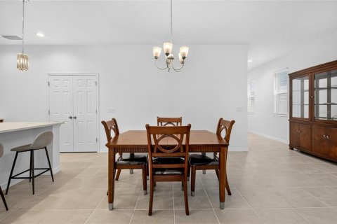 Casa en venta en Howey-in-the-Hills, Florida, 5 dormitorios, 276.29 m2 № 2211371 - foto 17