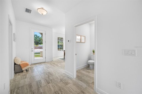 House in Saint Petersburg, Florida 4 bedrooms, 202.34 sq.m. № 1537867 - photo 6