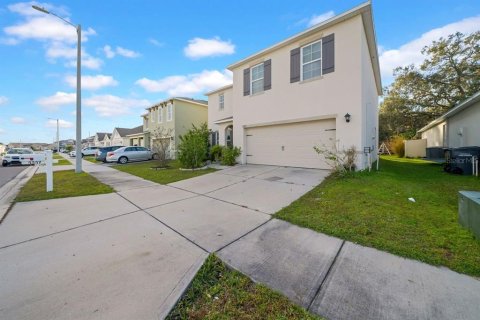 House in Auburndale, Florida 4 bedrooms, 225.94 sq.m. № 1554874 - photo 12