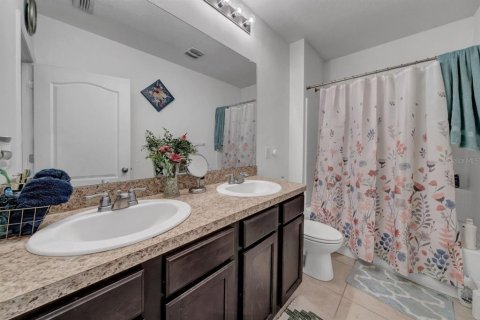 House in Auburndale, Florida 4 bedrooms, 225.94 sq.m. № 1554874 - photo 15