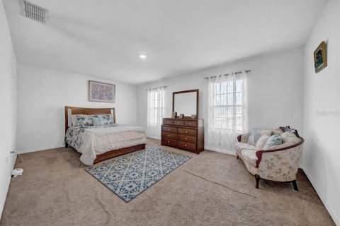 House in Auburndale, Florida 4 bedrooms, 225.94 sq.m. № 1554874 - photo 6