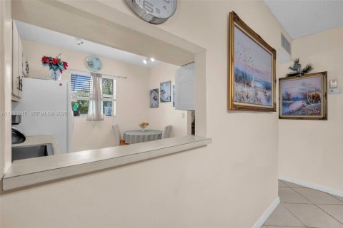 Condo in Margate, Florida, 2 bedrooms  № 1992149 - photo 3