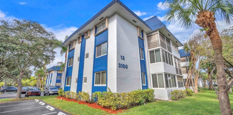 Condo in Margate, Florida, 2 bedrooms  № 1992149