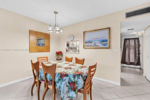 Condo in Margate, Florida, 2 bedrooms  № 1992149 - photo 4