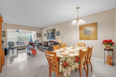 Condo in Margate, Florida, 2 bedrooms  № 1992149 - photo 5