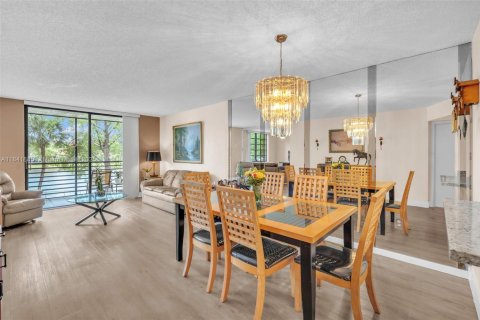 Copropriété à vendre à Pembroke Pines, Floride: 2 chambres, 79.15 m2 № 1939858 - photo 2