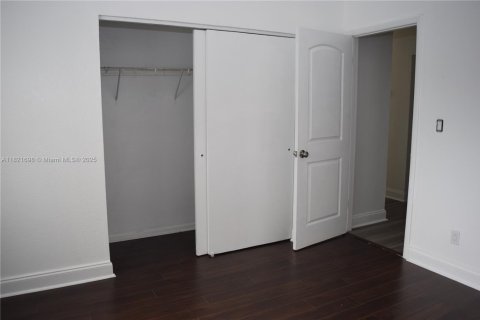 Copropriété à louer à Oakland Park, Floride: 2 chambres, 101.82 m2 № 1785789 - photo 13