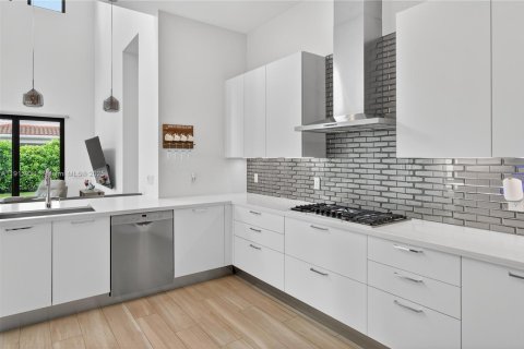 Купить виллу или дом в Холливуд, Флорида 4 спальни, 241.73м2, № 1968970 - фото 15