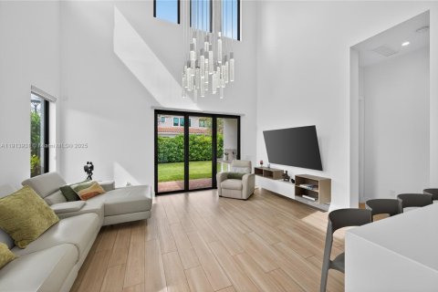 Купить виллу или дом в Холливуд, Флорида 4 спальни, 241.73м2, № 1968970 - фото 10