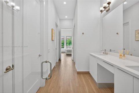 Купить виллу или дом в Холливуд, Флорида 4 спальни, 241.73м2, № 1968970 - фото 20