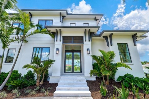 House in Longboat Key, Florida 4 bedrooms, 347.18 sq.m. № 1907732 - photo 6