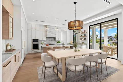 House in Longboat Key, Florida 4 bedrooms, 347.18 sq.m. № 1907732 - photo 15