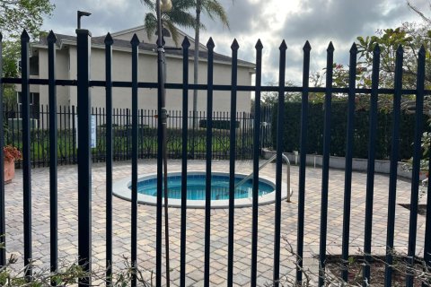 Condominio en venta en Deerfield Beach, Florida, 1 dormitorio, 56.21 m2 № 1051081 - foto 1