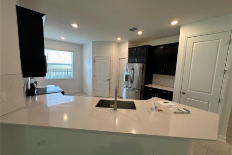 Casa en alquiler en Davenport, Florida, 4 dormitorios, 195.93 m2 № 1813176 - foto 4