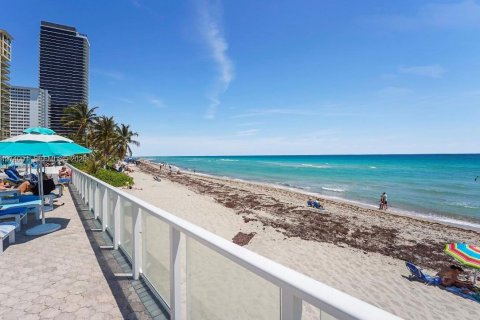 Снять в аренду кондоминиум в Халландейл-Бич, Флорида 2 спальни, 102.19м2, № 2033570 - фото 24