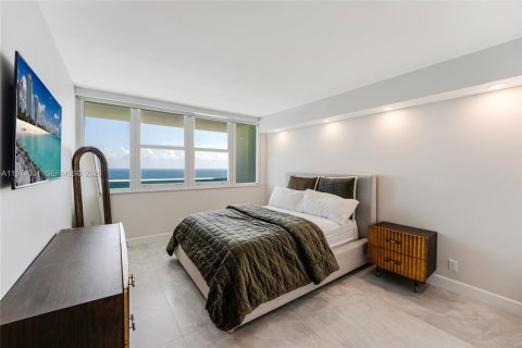 Снять в аренду кондоминиум в Халландейл-Бич, Флорида 2 спальни, 102.19м2, № 2033570 - фото 18