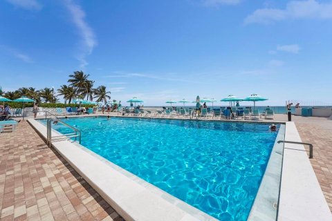 Снять в аренду кондоминиум в Халландейл-Бич, Флорида 2 спальни, 102.19м2, № 2033570 - фото 23