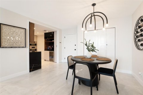 Снять в аренду кондоминиум в Халландейл-Бич, Флорида 2 спальни, 102.19м2, № 2033570 - фото 7