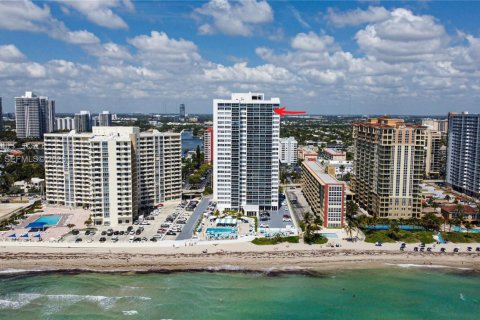 Снять в аренду кондоминиум в Халландейл-Бич, Флорида 2 спальни, 102.19м2, № 2033570 - фото 21