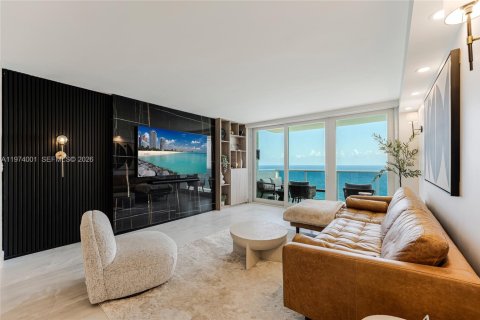 Снять в аренду кондоминиум в Халландейл-Бич, Флорида 2 спальни, 102.19м2, № 2033570 - фото 2