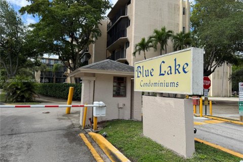Condo in Pompano Beach, Florida, 1 bedroom  № 1688803 - photo 29