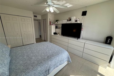 Condo in Pompano Beach, Florida, 1 bedroom  № 1688803 - photo 22