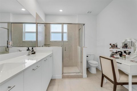 Touwnhouse à louer à Miami, Floride: 3 chambres, 133.97 m2 № 1956685 - photo 17